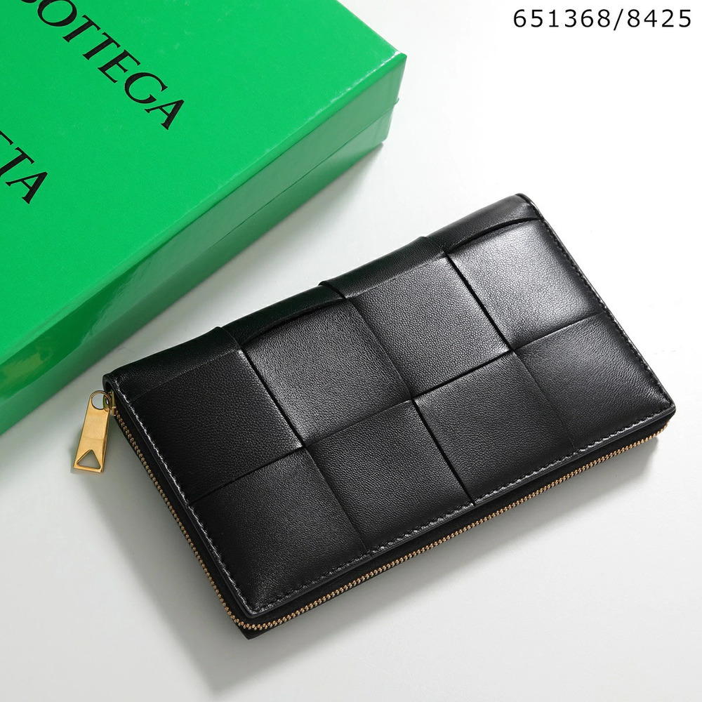 BOTTEGA VENETA Round Zip Long Wallet Leather Intrecciato Maxi
